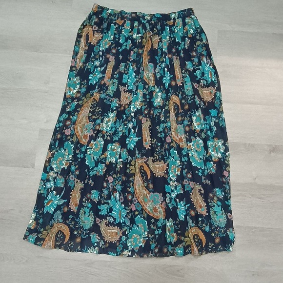 Travelsmith Blue Paisley Long Maxi Pleated Skirt Lined Size Medium - Picture 1 of 6